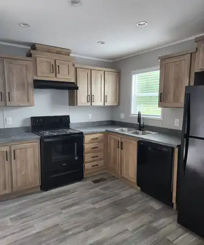 37 Landrey Dr., Vincennes, IN 47591