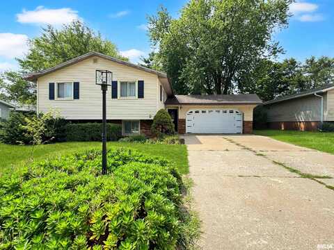 22 SPRUCE Street, Morton, IL 61550