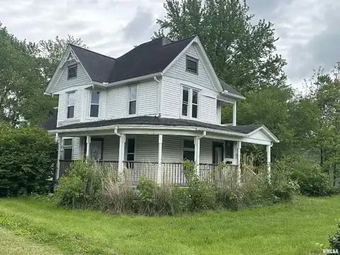 510 N McLeansboro Street, Benton, IL 62812