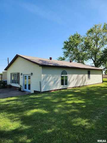 200 N 1ST Street, Mechanicsburg, IL 62545