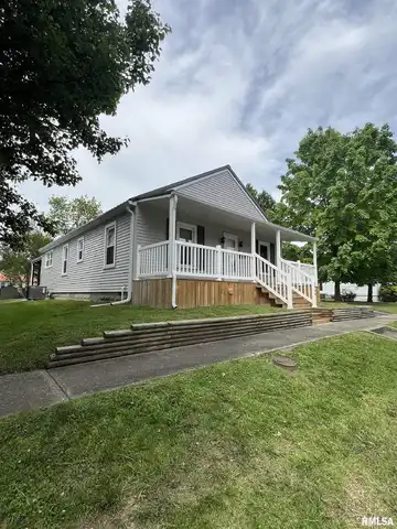 2704 CHERRY Street, Mount Vernon, IL 62864