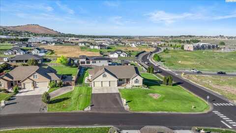 105022 E Heather Dr, Kennewick, WA 99338