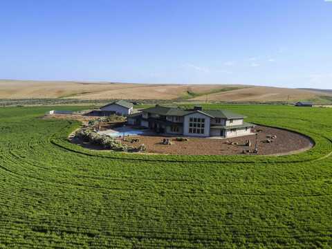 54737 S C. Williams Road, Kennewick, WA 99338