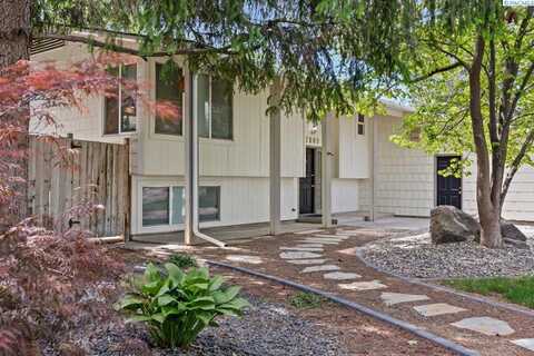 7009 W 8th Ave, Kennewick, WA 99336