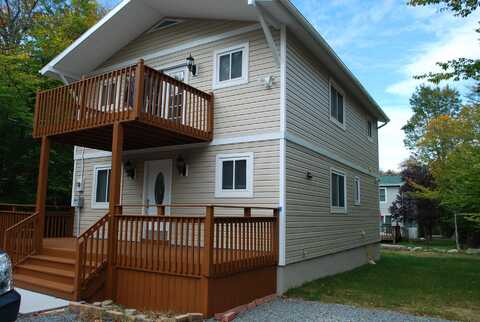 1117 Knollwood Drive, Tobyhanna, PA 18466