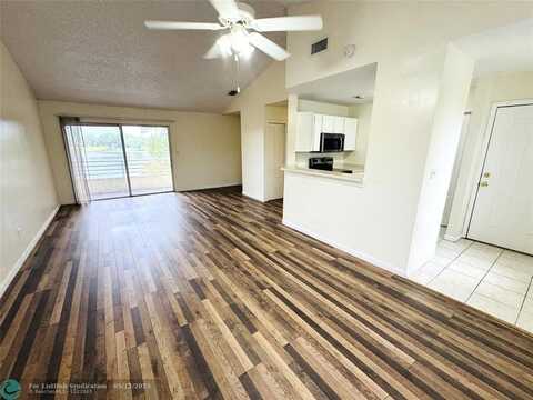 3405 NW 44th St, Lauderdale Lakes, FL 33309