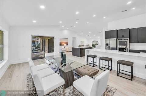 9244 NW 43rd Ct, Coral Springs, FL 33065