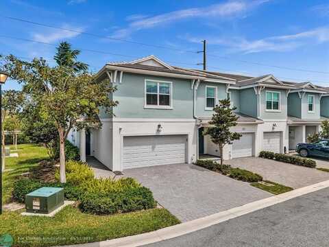 530 Parsons Way, Deerfield Beach, FL 33442