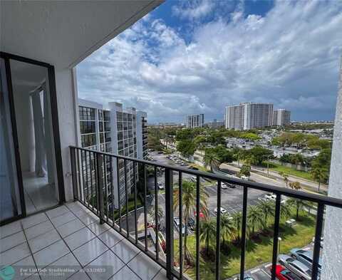 800 Parkview Dr, Hallandale Beach, FL 33009
