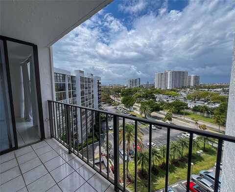 800 Parkview Dr, Hallandale Beach, FL 33009
