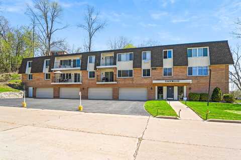 10 GREEN BAY Court, APPLETON, WI 54911