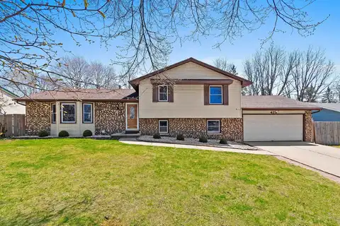 479 EDELWEISS Drive, GREEN BAY, WI 54302