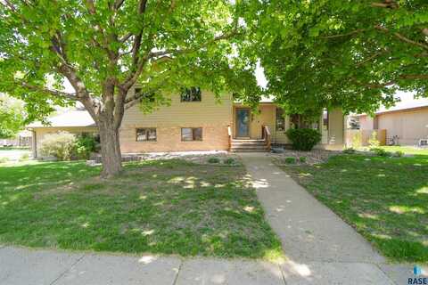 4600 S Harrington Ave, Sioux Falls, SD 57103