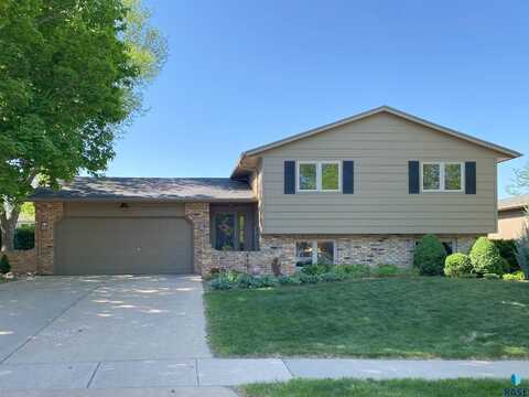 1104 E Dove Trl, Sioux Falls, SD 57108