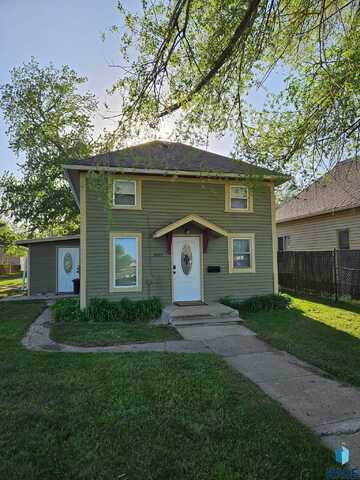 505 S Union Ave, Madison, SD 57042