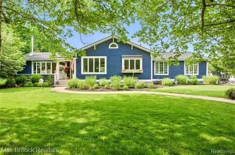 187 DARWIN Road, Pinckney, MI 48169