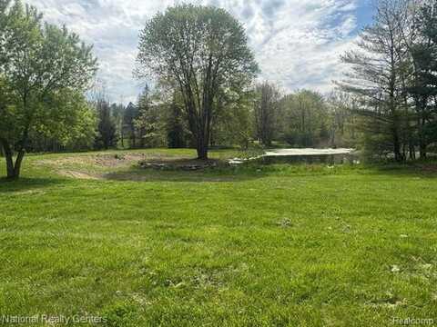 0000 pinewood, Milford, MI 48381