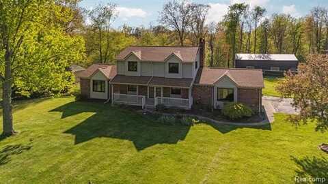 14160 IROQUOIS WOODS Drive, Fenton, MI 48430