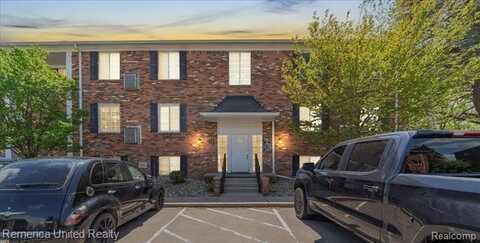 505 W HIGHLAND Road, Howell, MI 48843