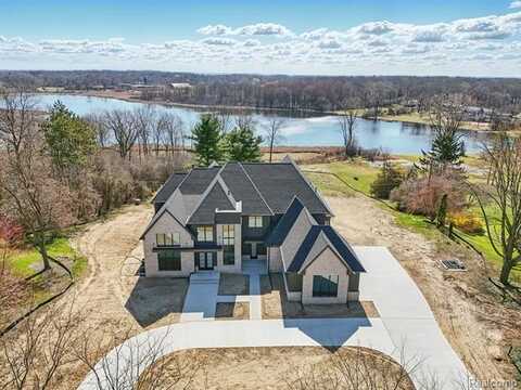 3281 Chickering Lane, Bloomfield Hills, MI 48302