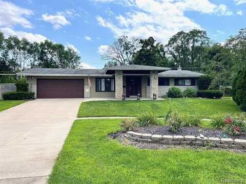 8488 ROBINWOOD Circle, Shelby, MI 48317