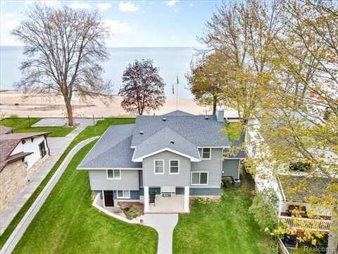 5444 LAKESHORE Road, Fort Gratiot, MI 48059
