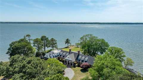 6454 Carmines Island Lane, Hayes, VA 23072