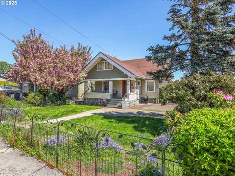 160 S 1ST ST, Saint Helens, OR 97051