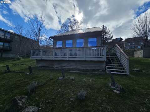 804 RIVERSIDE ST, Maupin, OR 97037