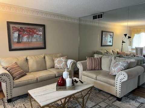 3400 Springdale 303 Boulevard, Palm Springs, FL 33461