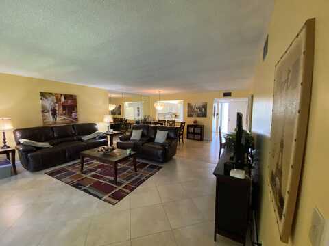 5603 Fairway Park 204 Drive, Boynton Beach, FL 33437