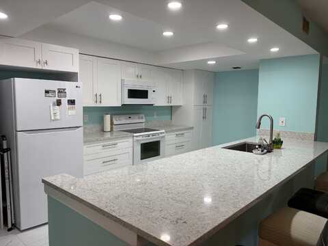 825 Egret Circle, Delray Beach, FL 33444