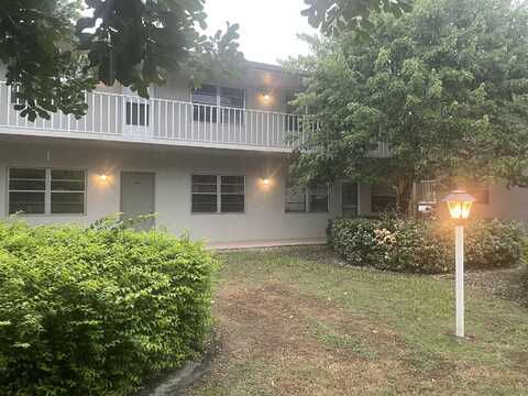 4 Lake Vista Trail W, Port Saint Lucie, FL 34952