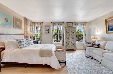 15 N Ocean Breeze, Lake Worth, FL 33460