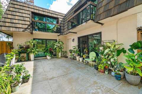 4059 Palm Bay Circle, West Palm Beach, FL 33406