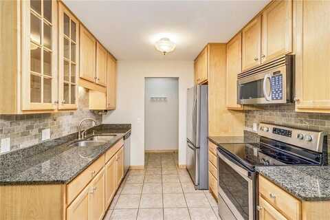 1725 Dellwood Avenue, Roseville, MN 55113
