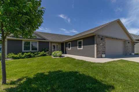 1933 Lexington Lane, North Mankato, MN 56003