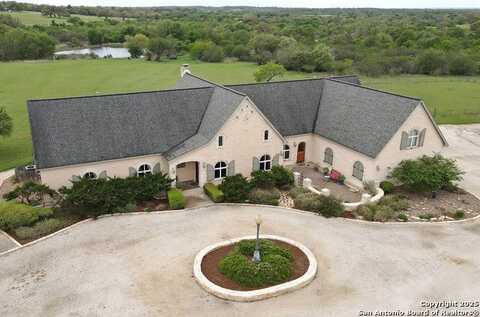 5904 Old Yoakum Road, Cuero, TX 77954