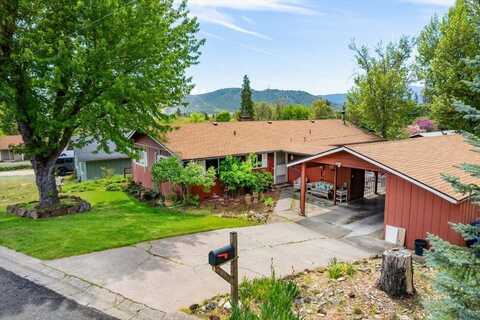 903 Northridge Dr, Yreka, CA 96097