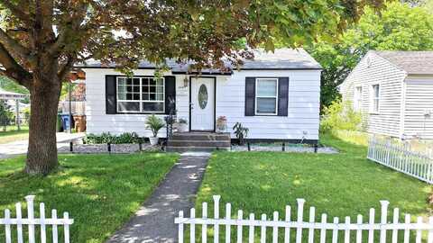 6107 N A St, Spokane, WA 99205