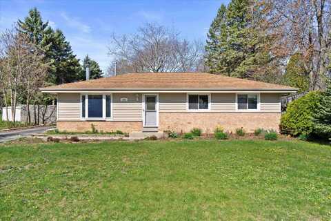 329 S Judge Drive, Saukville, WI 53080