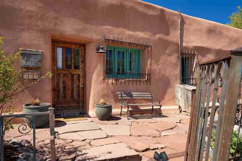 942 Canyon, Santa Fe, NM 87501