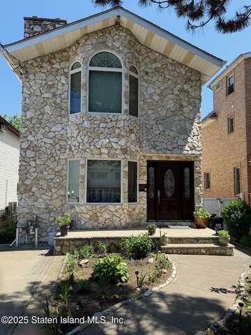 179 Hickory Avenue, Staten Island, NY 10305
