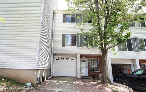 150 Ilyssa Way, Staten Island, NY 10312