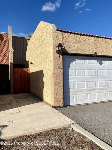1052 E NAVAJO Street, Farmington, NM 87401