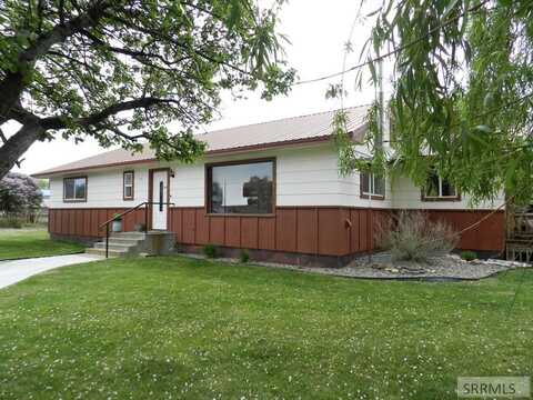 712 Finstur Street, Salmon, ID 83467
