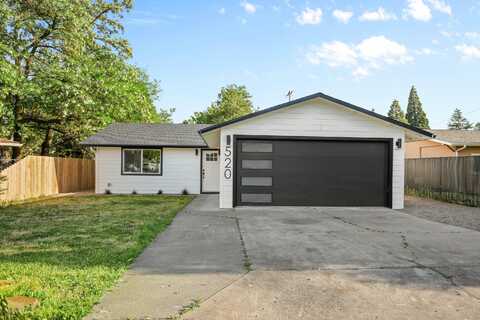 520 Grand Avenue, Central Point, OR 97502