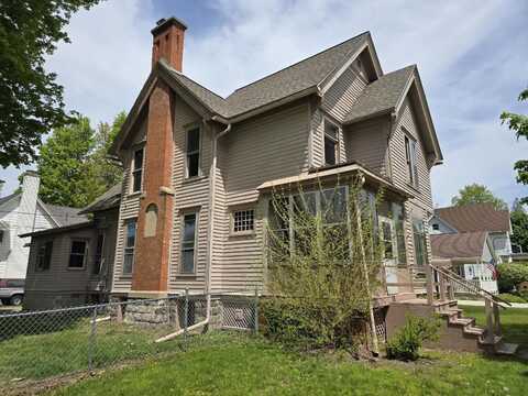 318 W King, Owosso, MI 48867