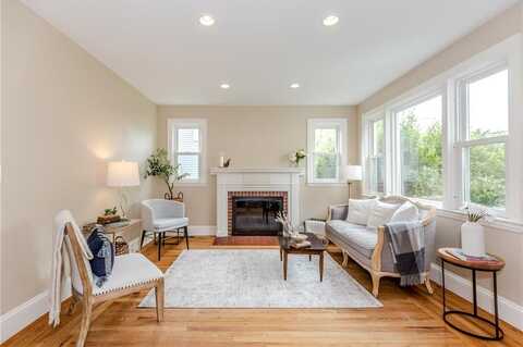 38 River Street, Cranston, RI 02905