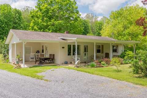 450 Stoney Battery Rd, Marion, VA 24354